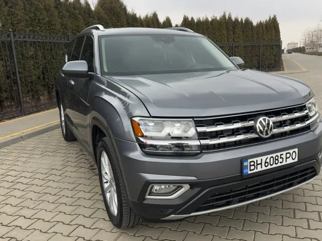 Volkswagen Atlas - фото 1