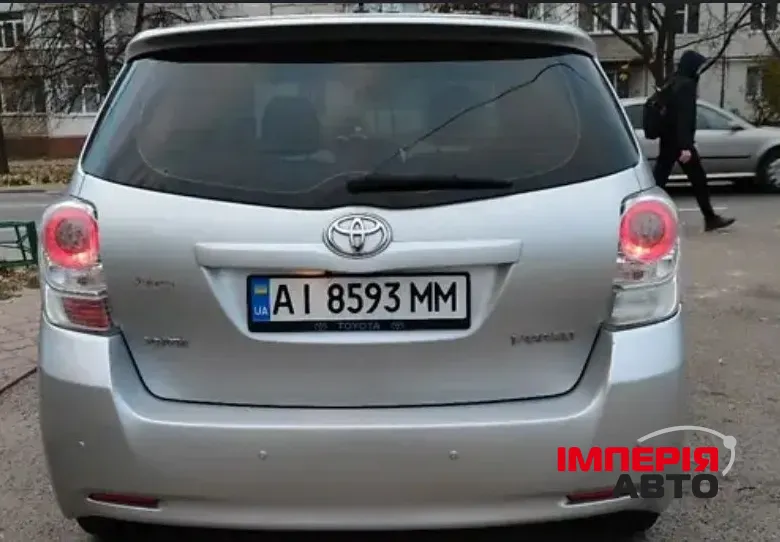 Toyota Verso - фото 2