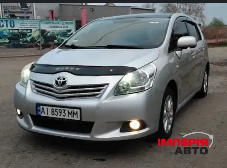 Toyota Verso - фото 1
