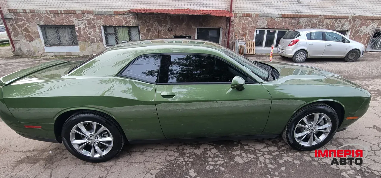 Dodge Challenger - фото 7