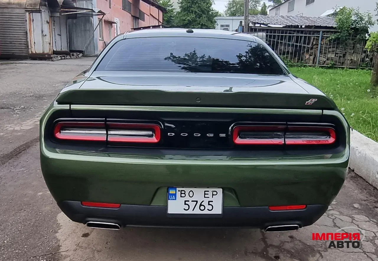 Dodge Challenger - фото 6