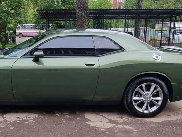 Dodge Challenger - фото 2