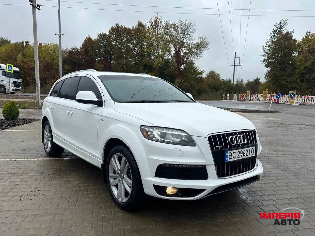 Audi Q7 - фото 13