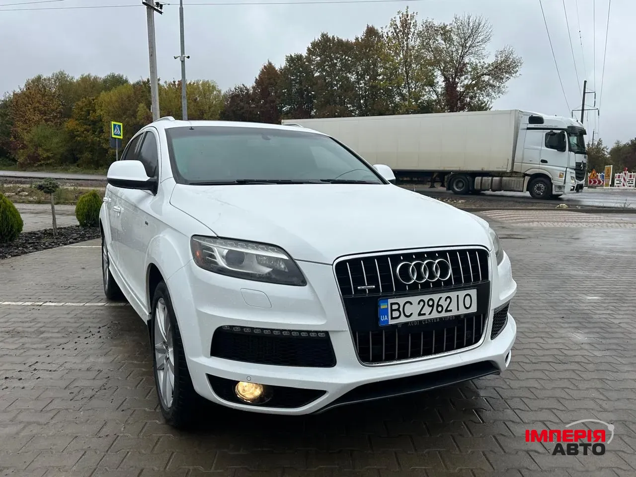 Audi Q7 - фото 11