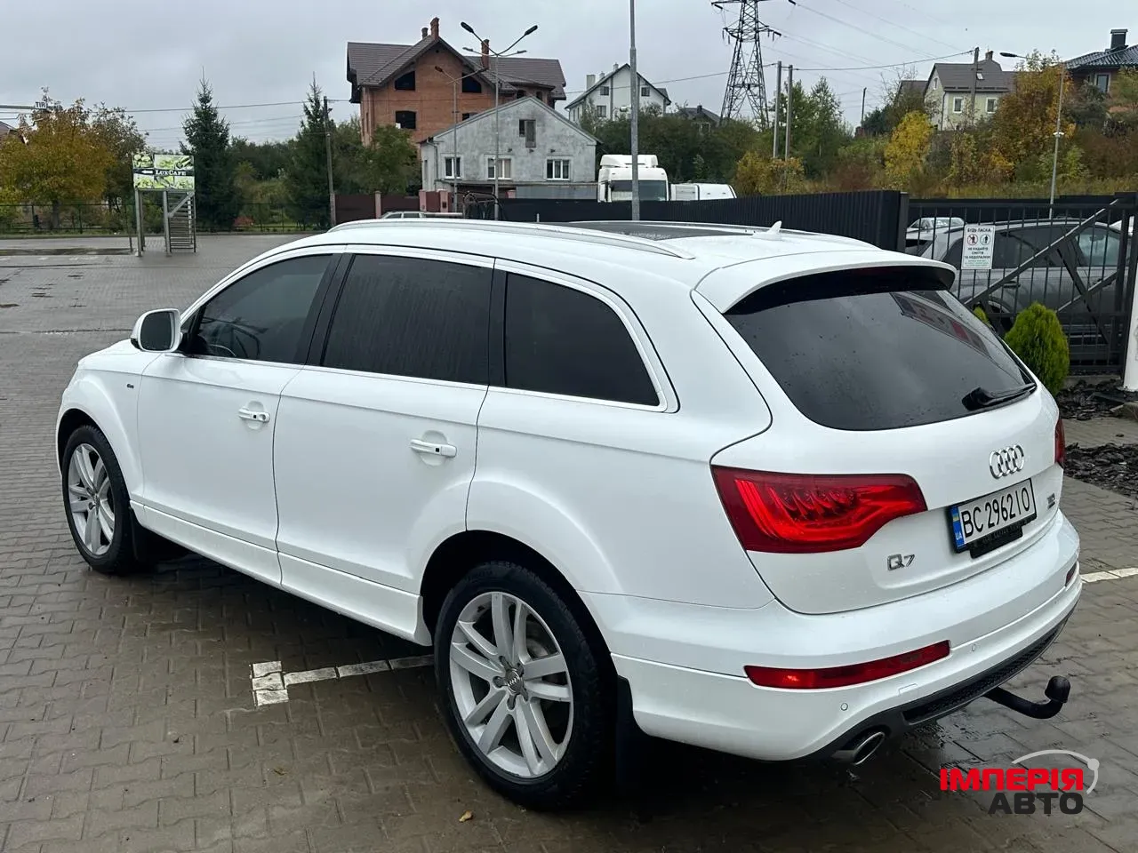 Audi Q7 - фото 16