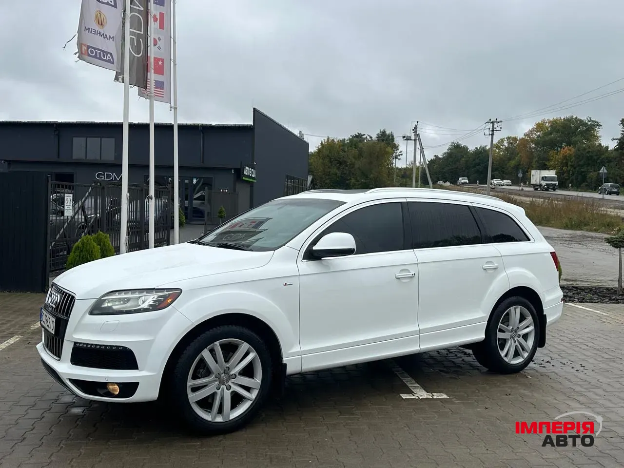 Audi Q7 - фото 8