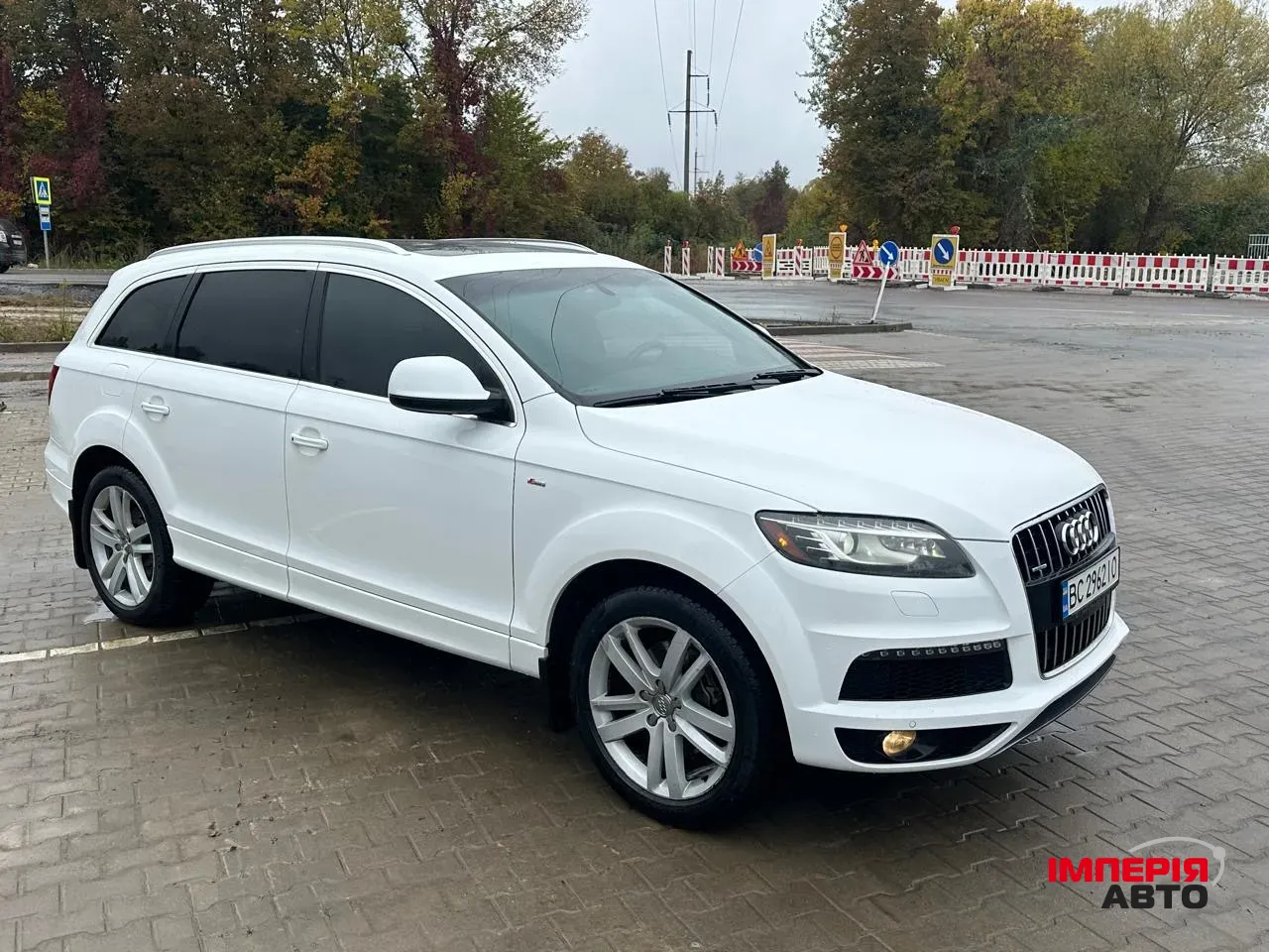 Audi Q7 - фото 30