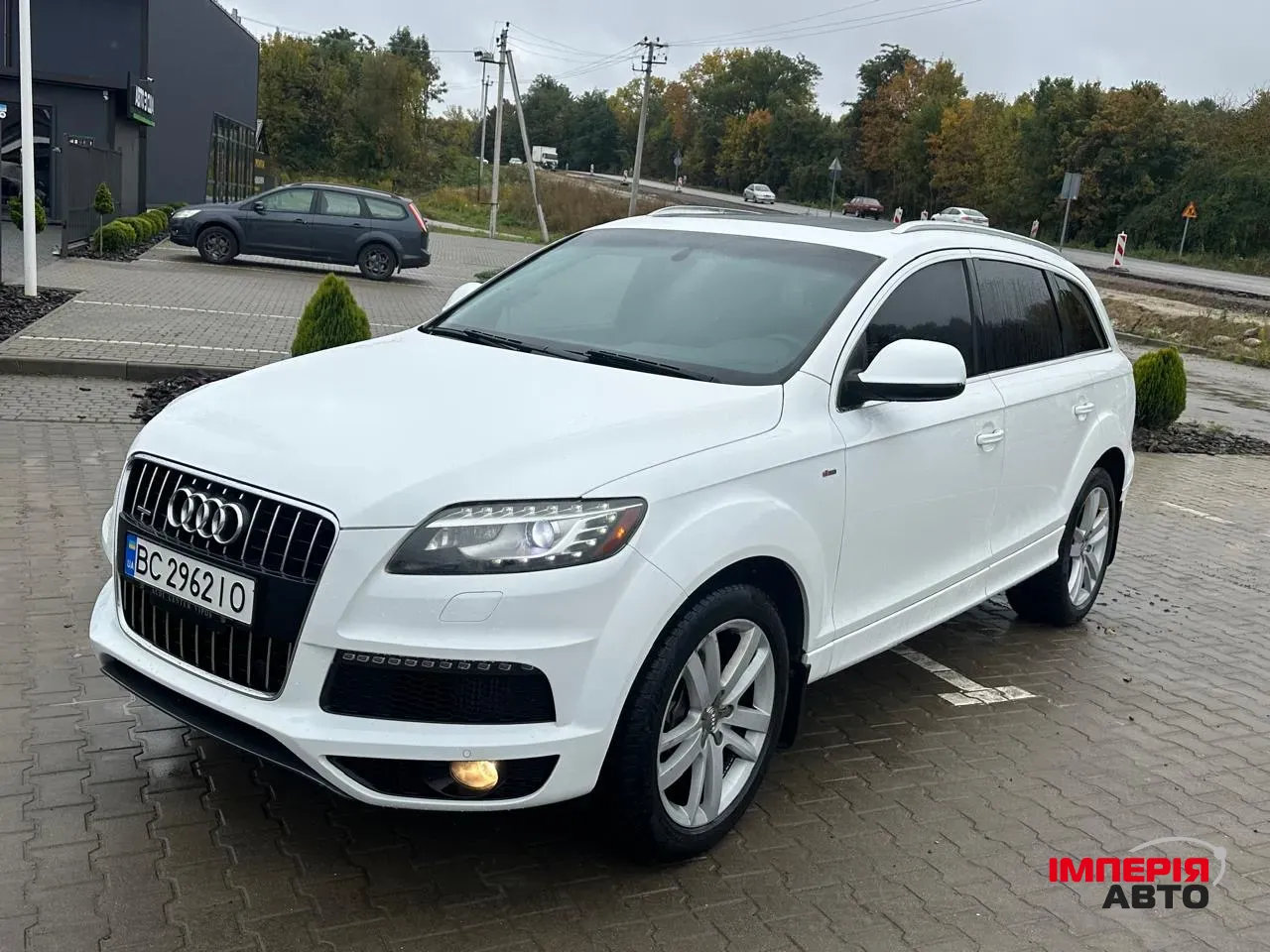 Audi Q7 - фото 9