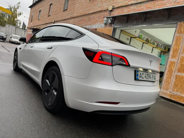 Tesla Model 3 - фото 4