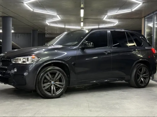 BMW X5 - фото 1