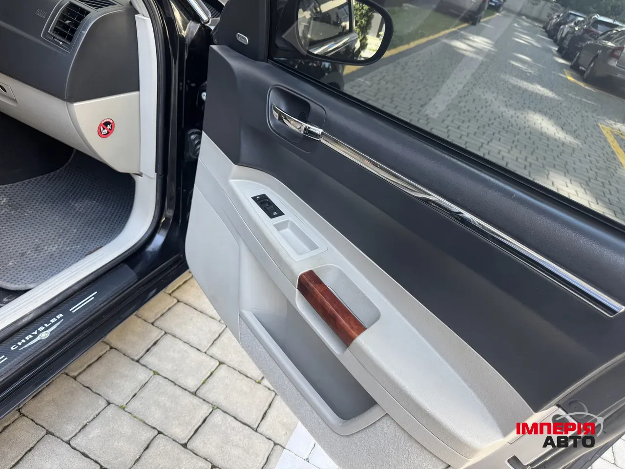 Chrysler 300C - фото 37