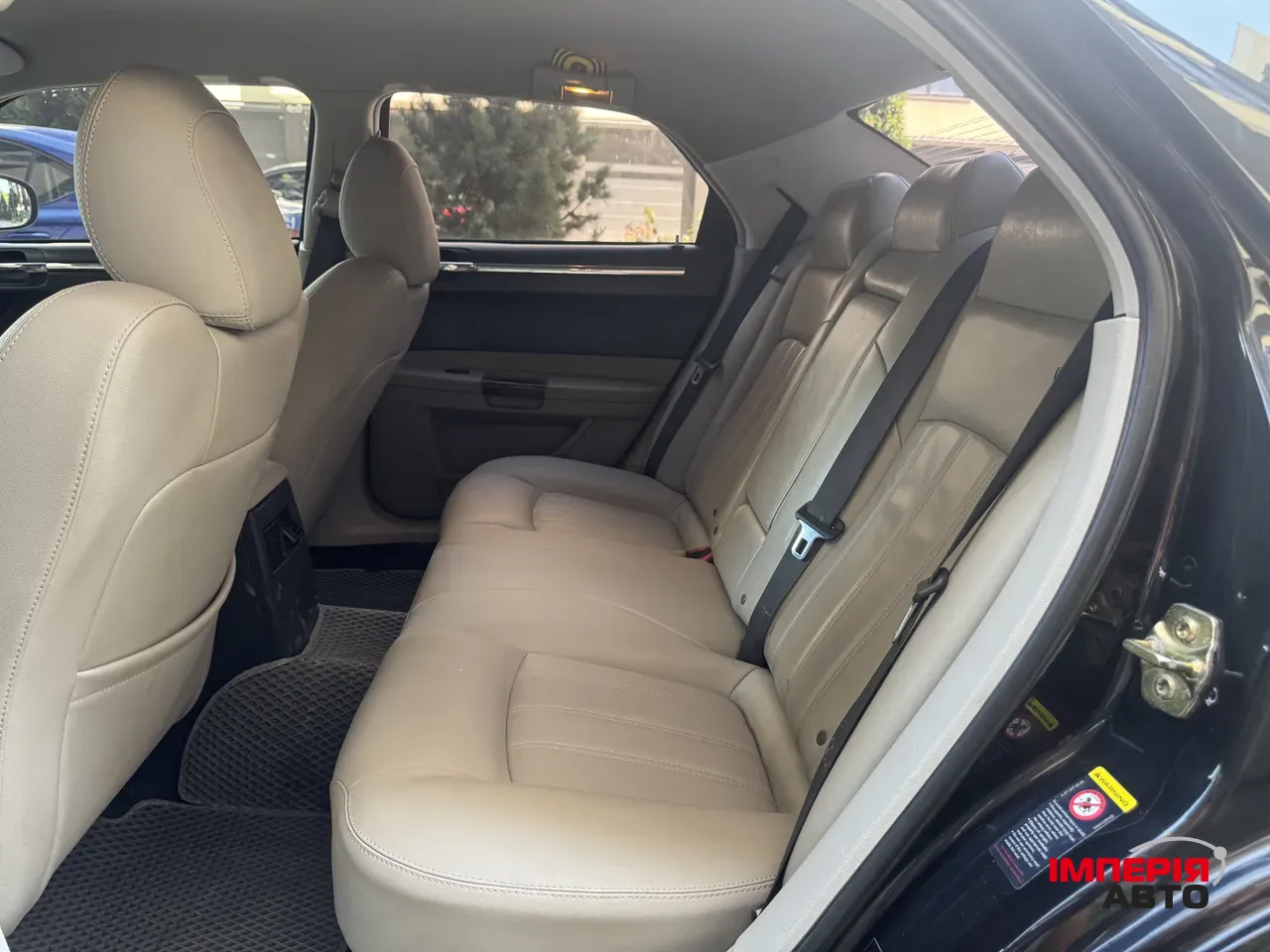 Chrysler 300C - фото 33