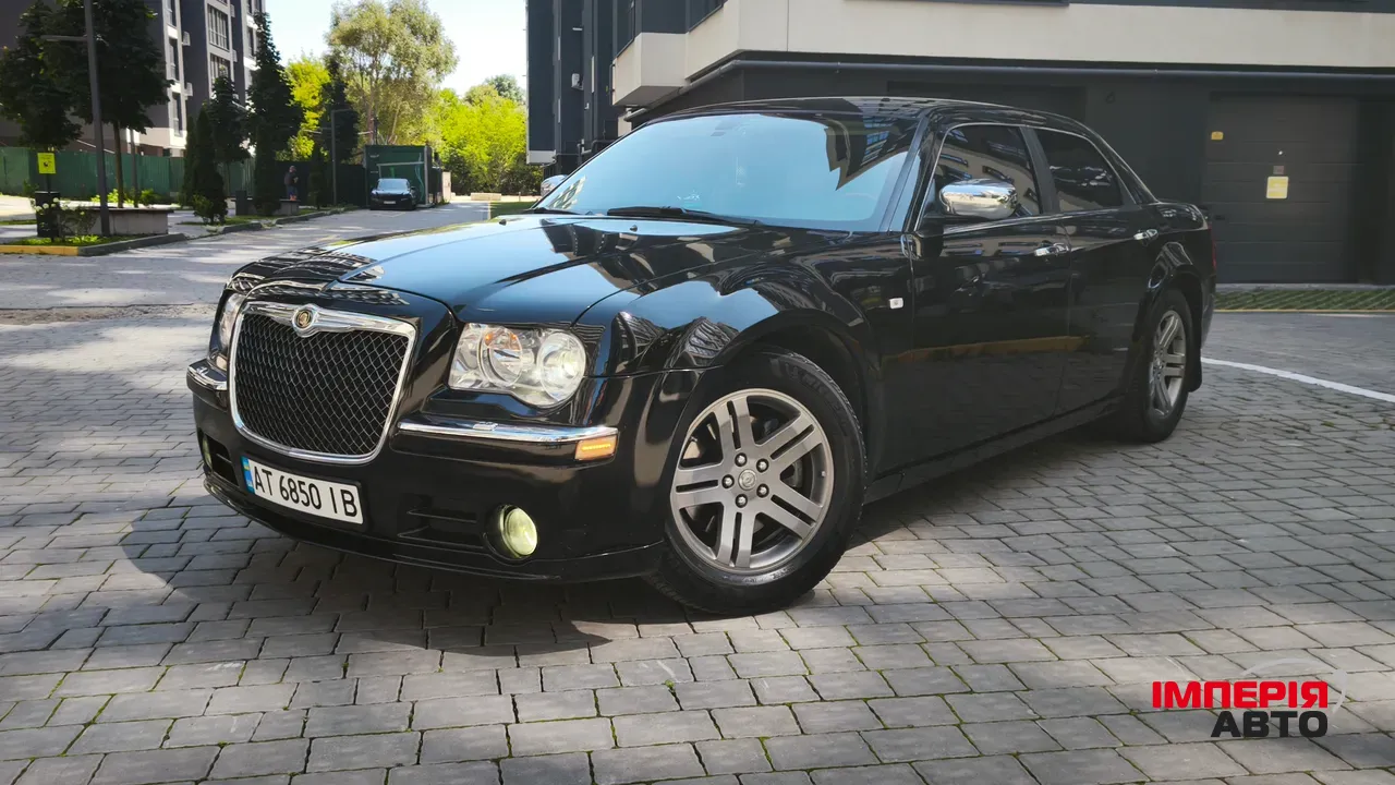 Chrysler 300C - фото 9
