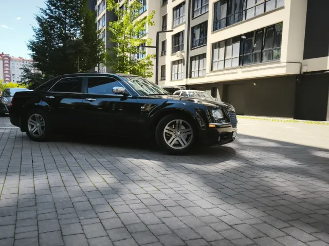 Chrysler 300C - фото 2