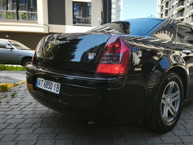 Chrysler 300C - фото 5