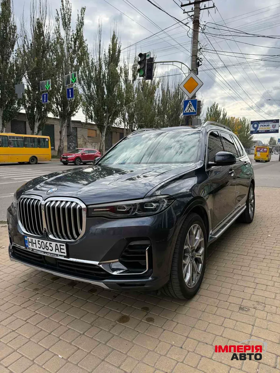 BMW X7 - фото 1