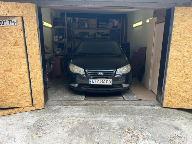 Hyundai Elantra - фото 1