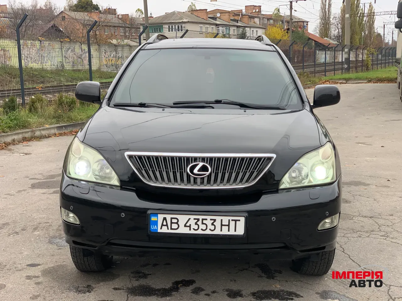 Lexus RX - фото 16
