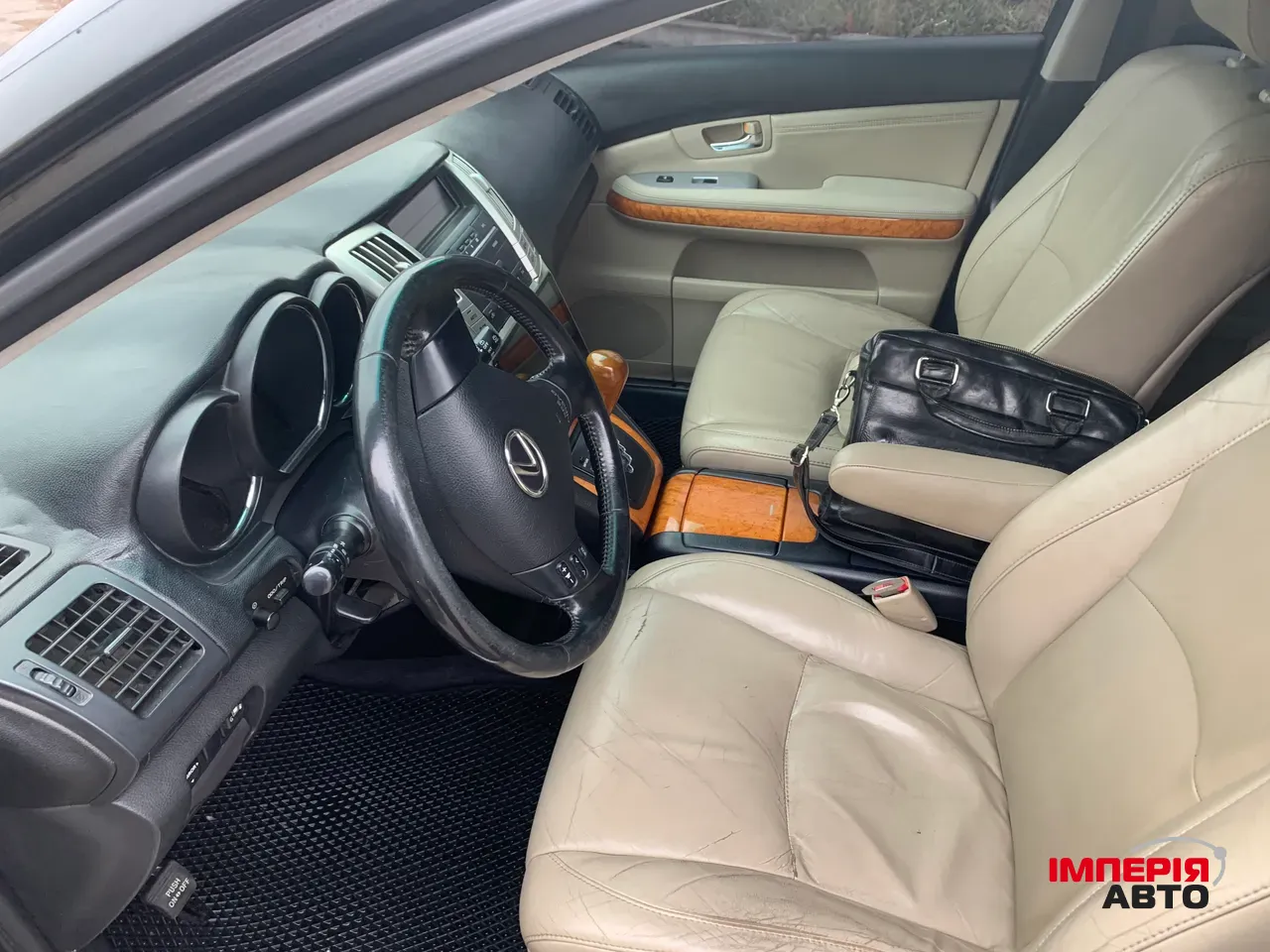 Lexus RX - фото 22