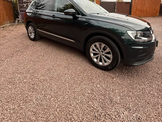 Volkswagen Tiguan - фото 3