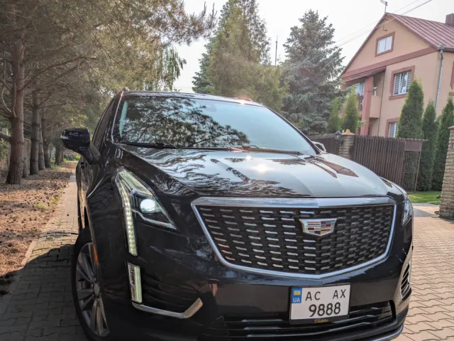 Cadillac XT5 - фото 1