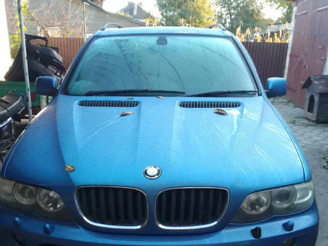 BMW X5 - фото 1