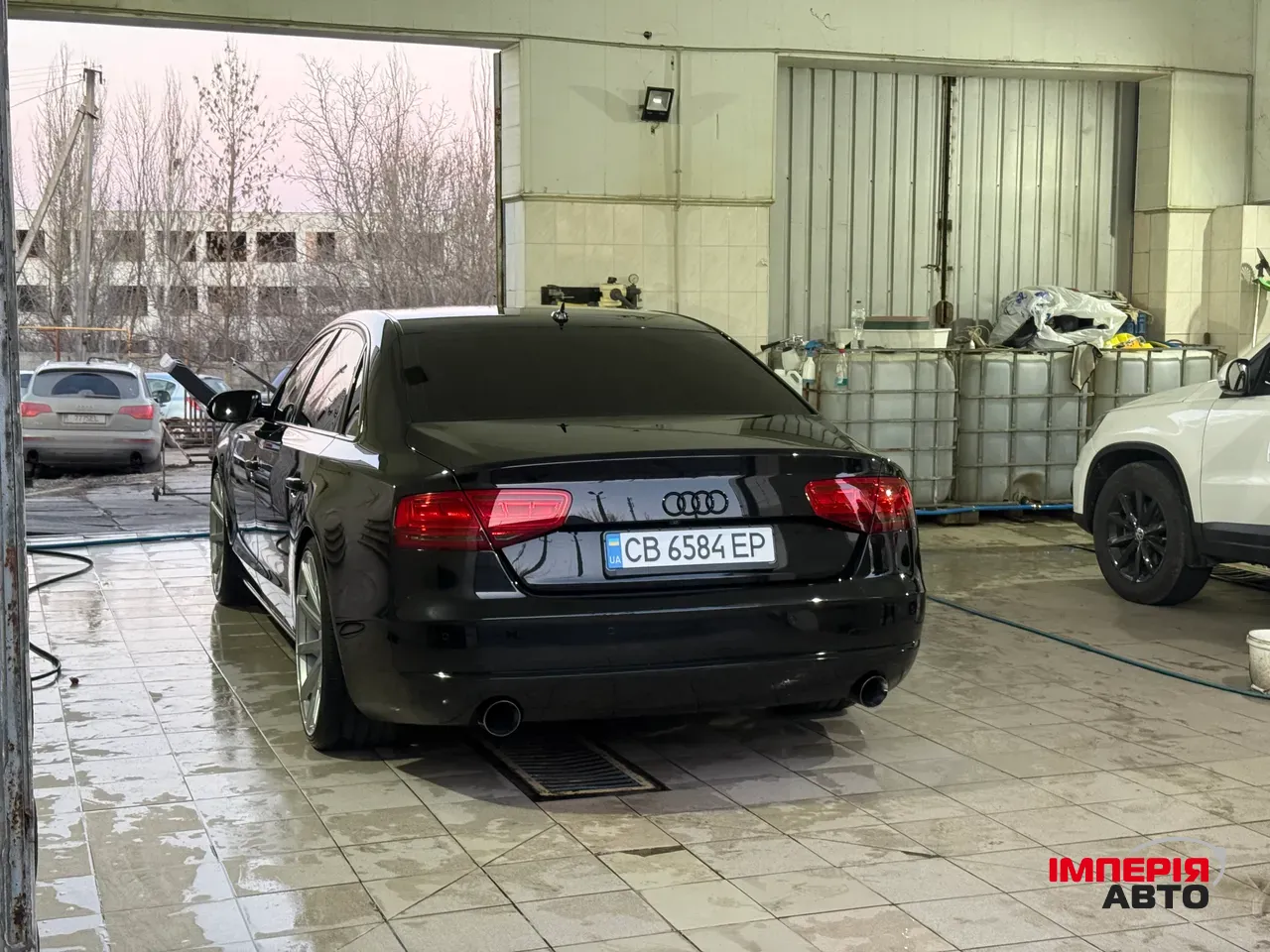 Audi A8 - фото 23
