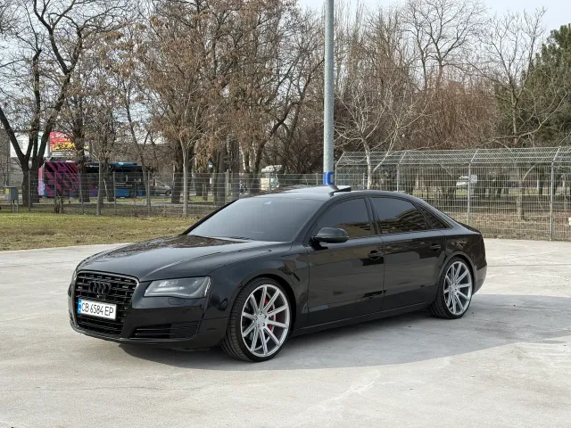 Audi A8 - фото 1