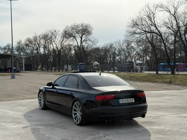 Audi A8 - фото 4