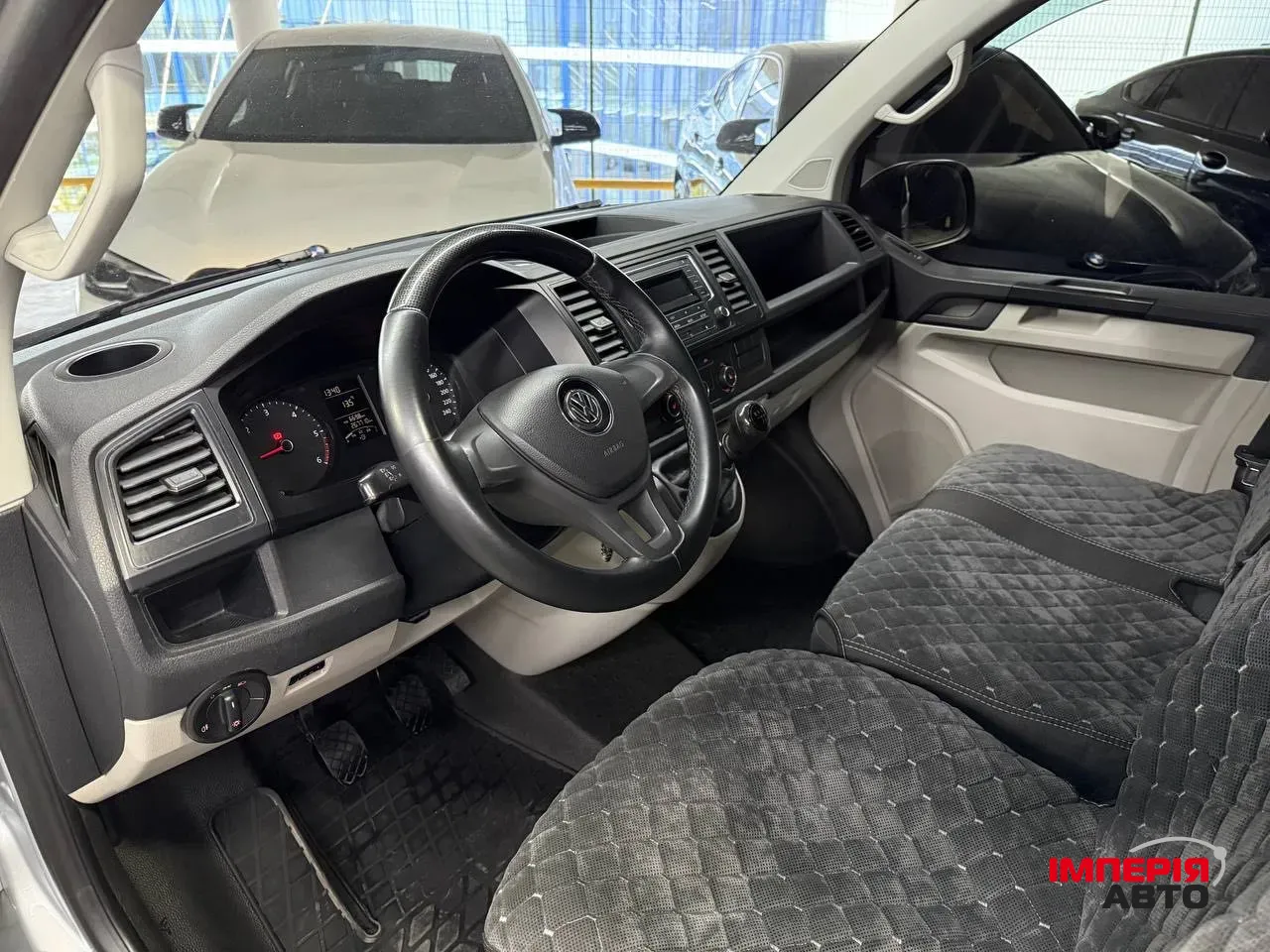 Volkswagen Transporter - фото 5