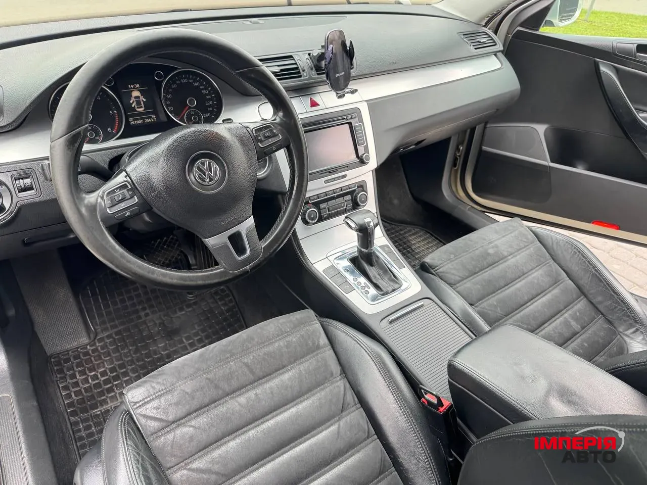 Volkswagen Passat - фото 6