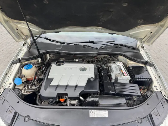 Volkswagen Passat - фото 2