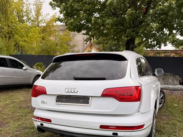 Audi Q7 - фото 3