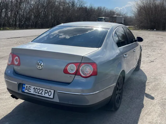 Volkswagen Passat - фото 3