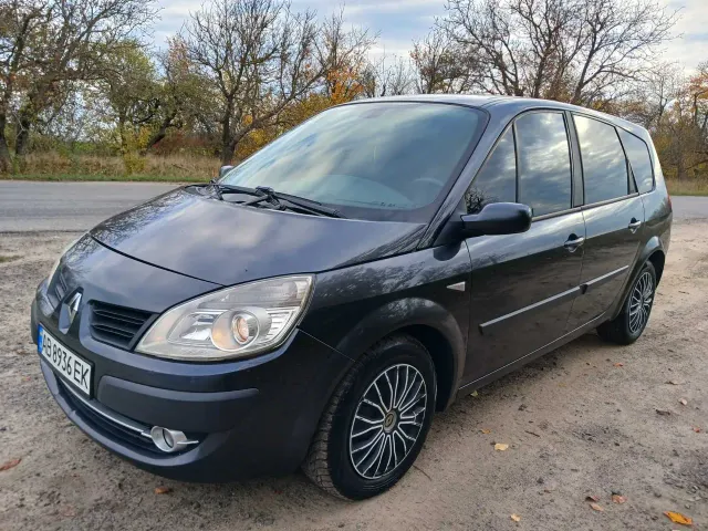 Renault Scenic - фото 4