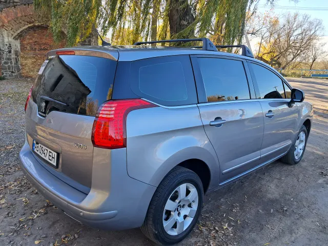 Peugeot 5008 - фото 4
