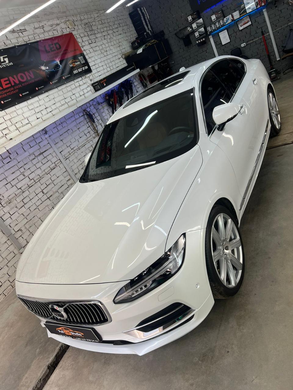 Volvo S90 - фото 1