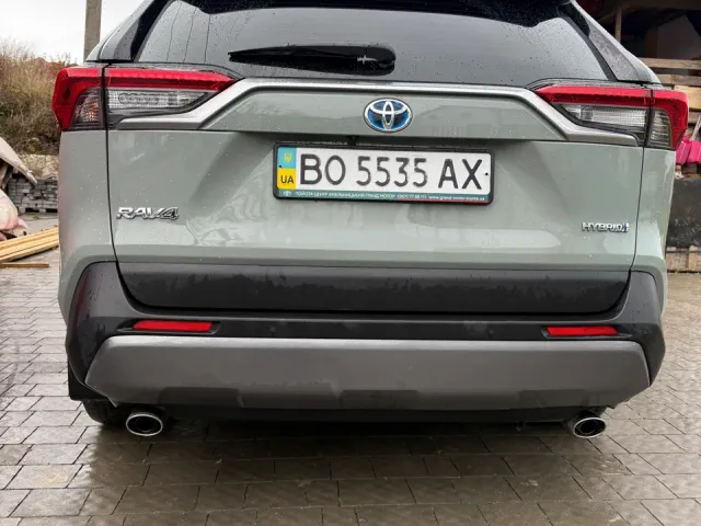 Toyota RAV4 - фото 5