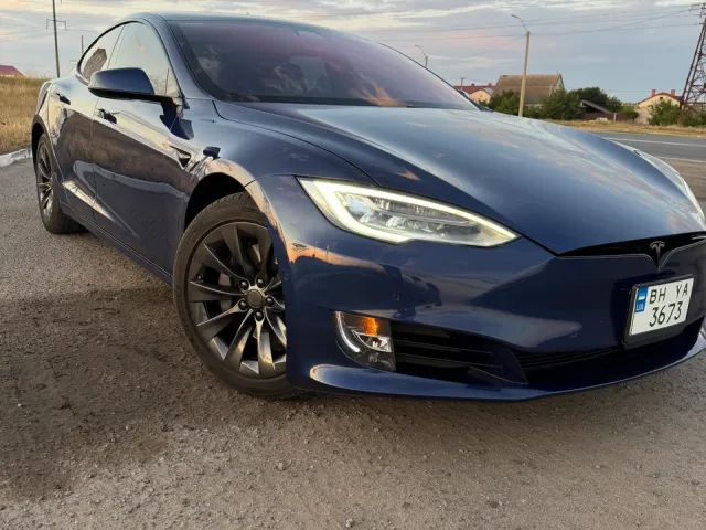 Tesla Model S - фото 2