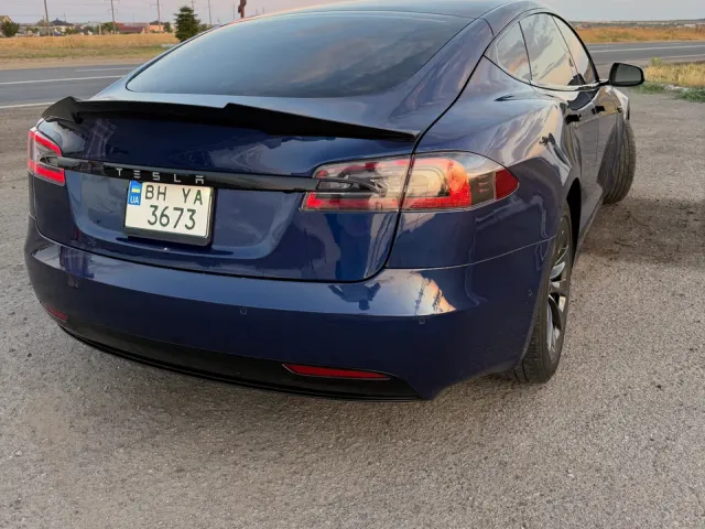 Tesla Model S - фото 4