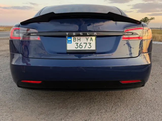Tesla Model S - фото 3
