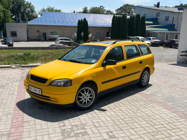 Opel Astra - фото 1
