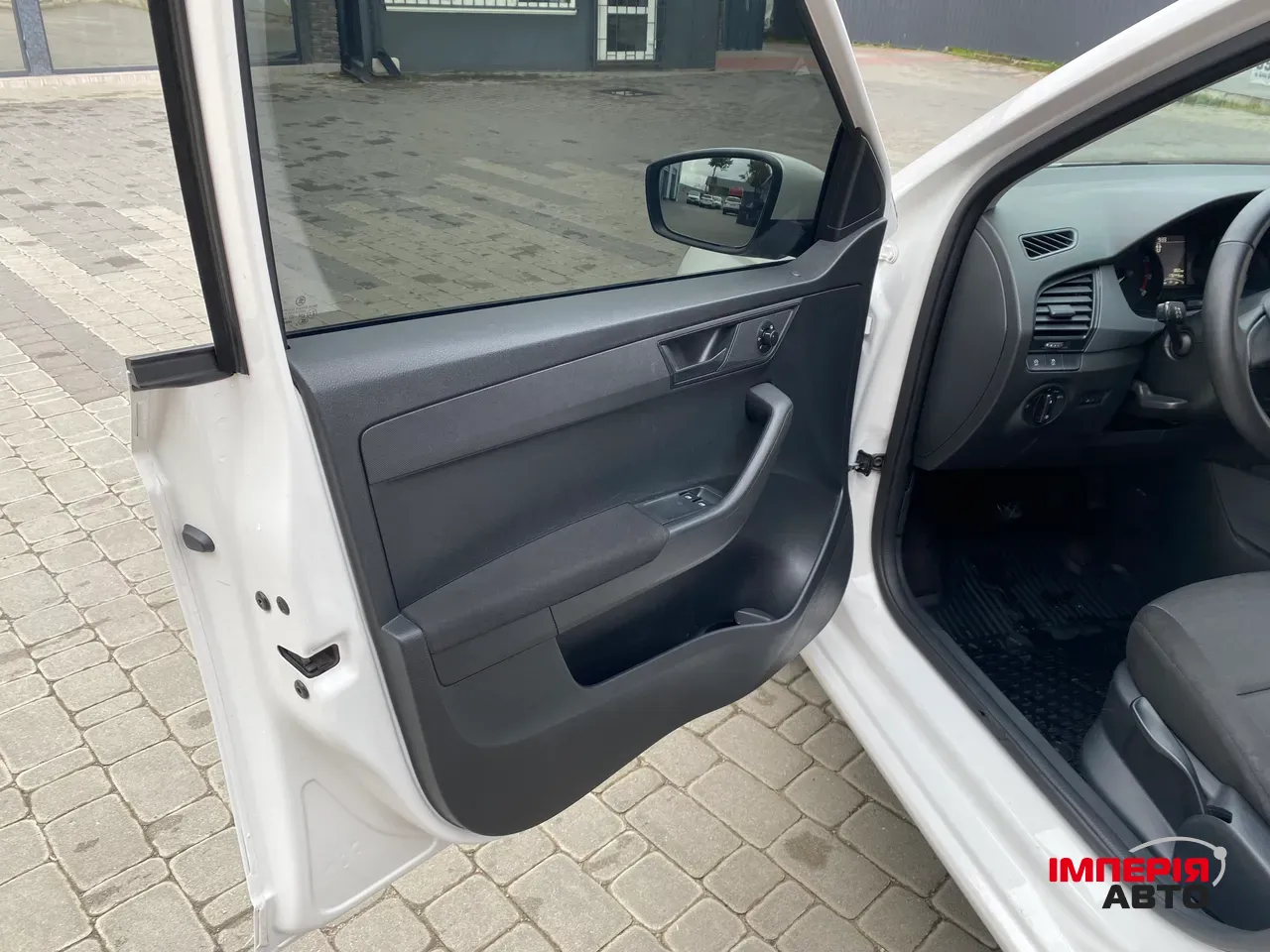 Skoda Fabia - фото 15