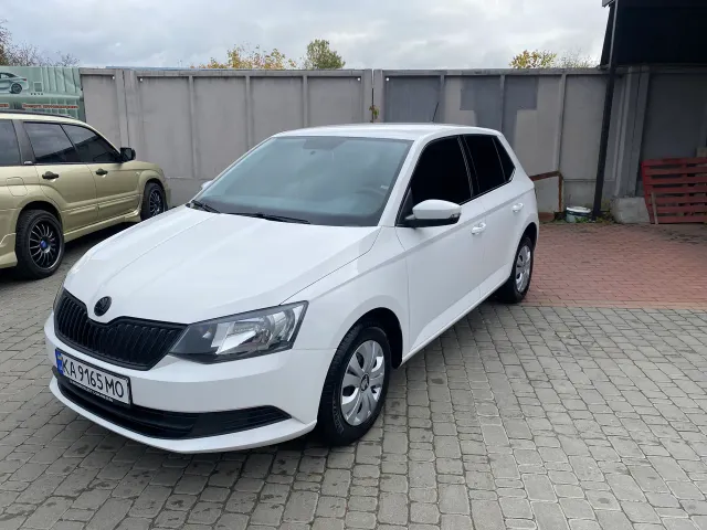 Skoda Fabia - фото 3