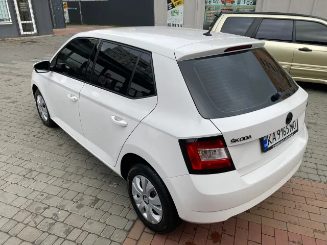 Skoda Fabia - фото 4