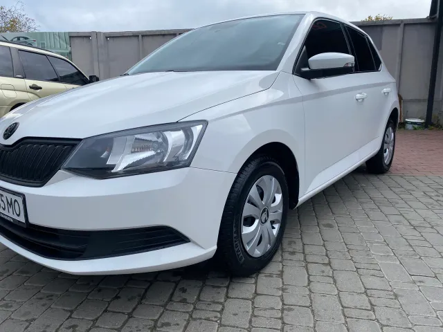 Skoda Fabia - фото 5