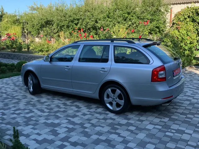 Skoda Octavia - фото 4
