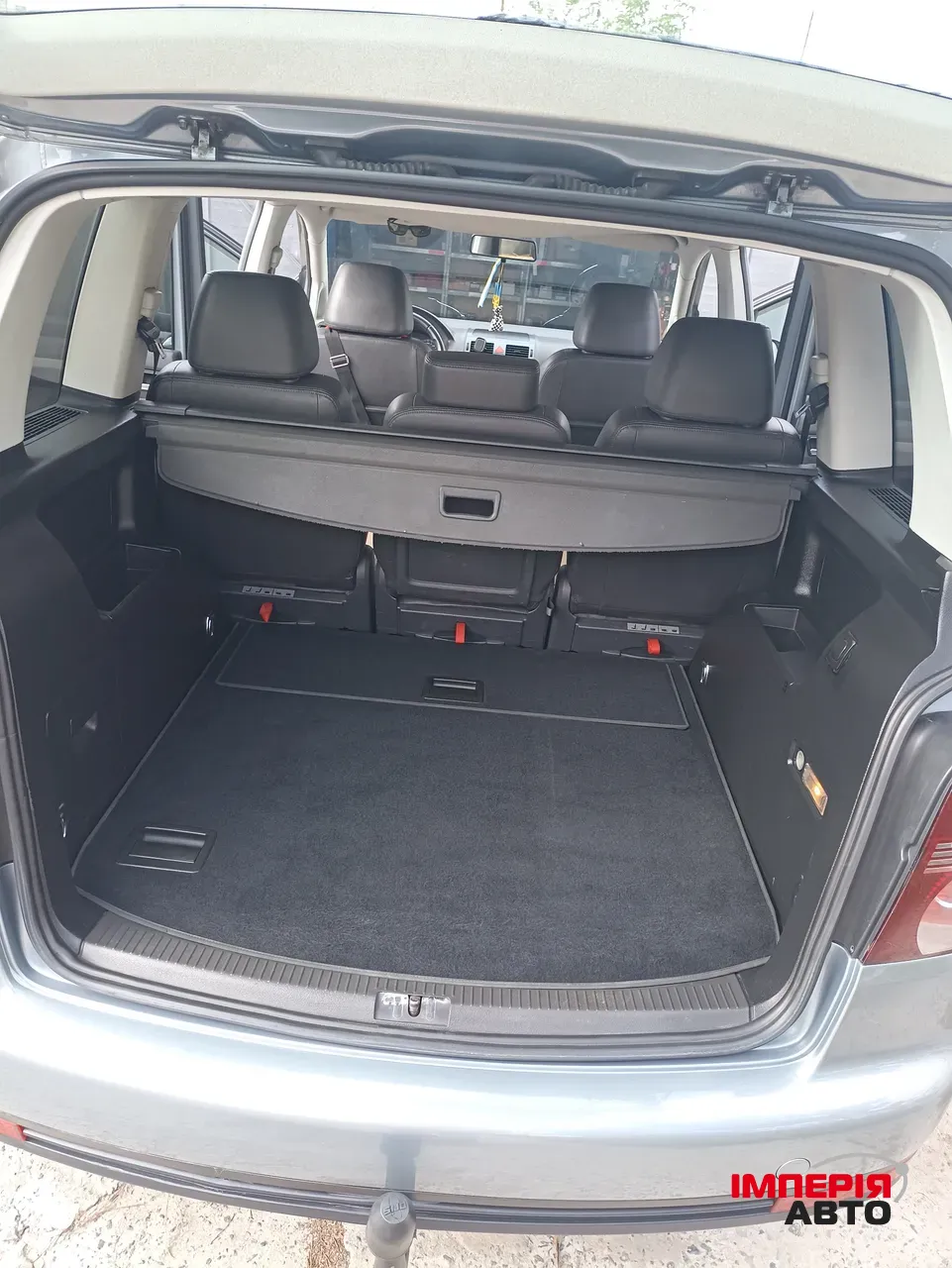 Volkswagen Touran - фото 9