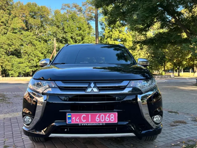 Mitsubishi Outlander - фото 3