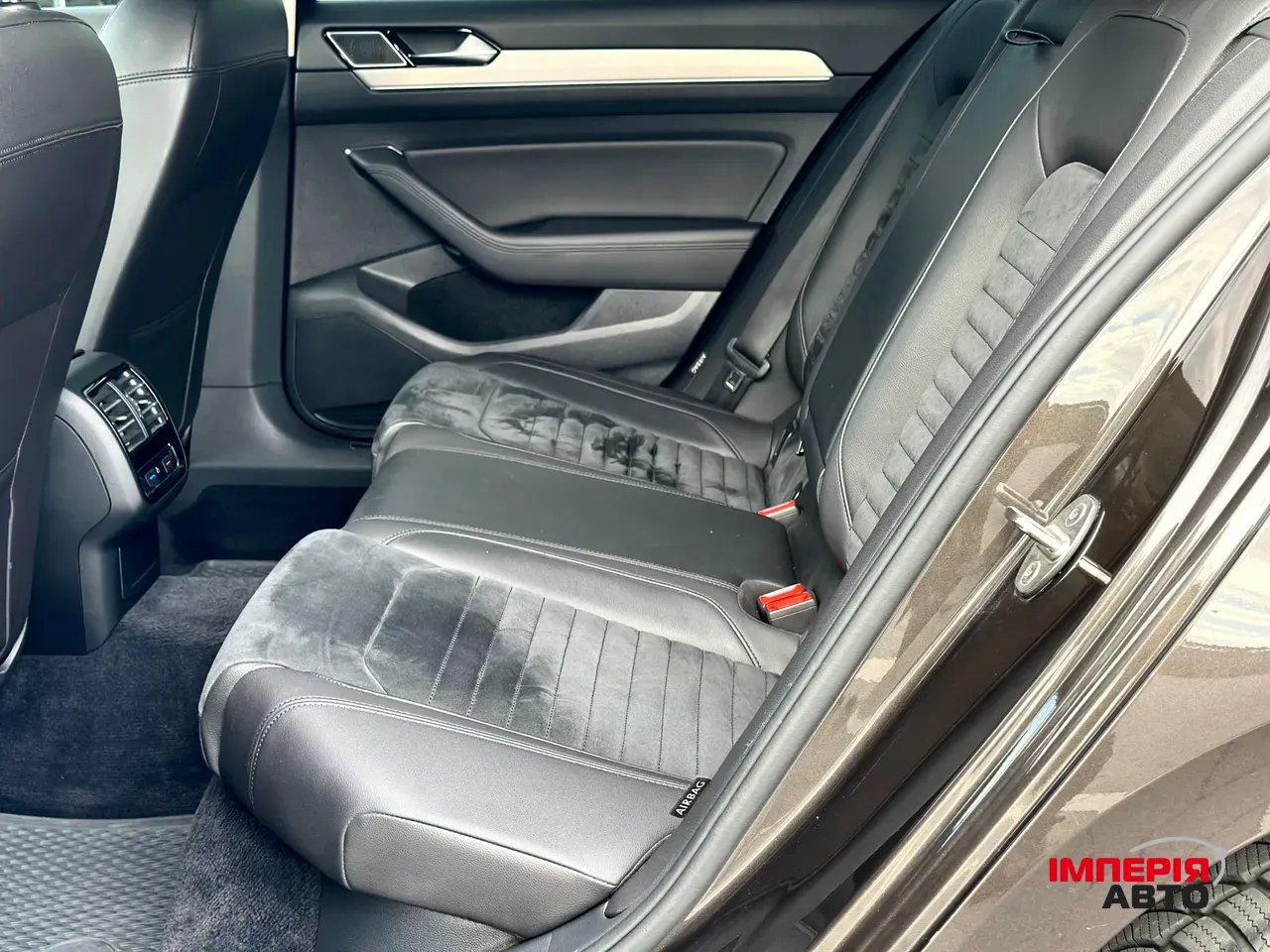 Volkswagen Passat - фото 18